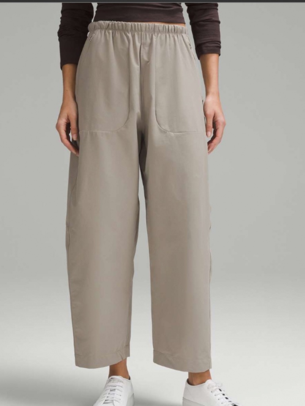 Lululemon Lightweight Mid-Rise Barrel-Leg Cropped Pant
